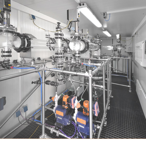 Pilotanlagen bzw. Pilotcontainer auch mit komplexen Glasapparaturen